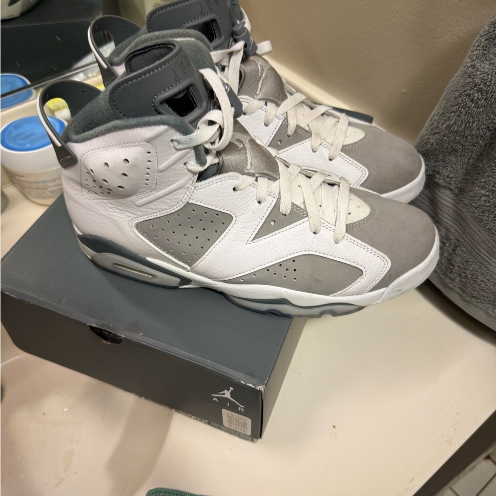 Air Jordan 6’s grey and white - Picture 4 of 4